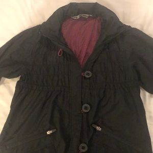 Athleta black jack with hidden zipper hood